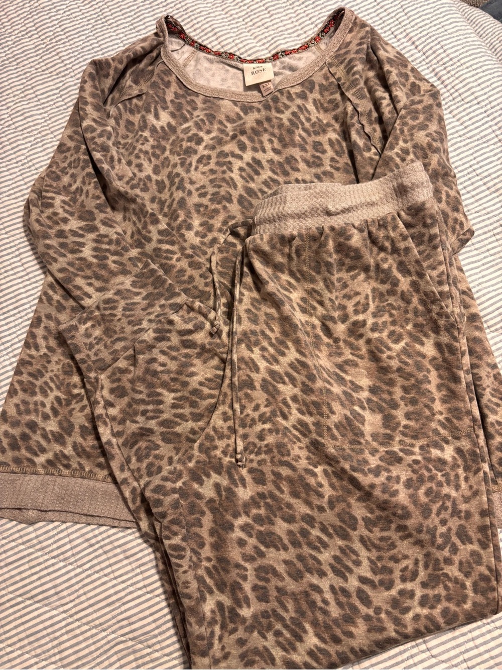 Knox Rose Tan Leopard-Print womens' Pajama Set